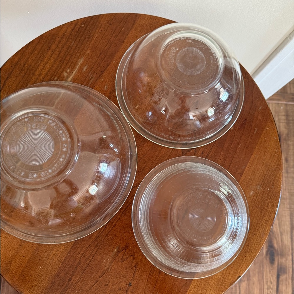 Pyrex Clear Glass Nesting Bowls Mixing Bowl Set of 3 - #325, #323, and #322 - Picture 6 of 13